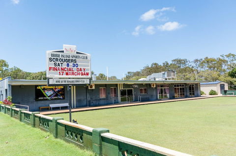 Great Views, Ground Floor Unit Clearview Apartments South Esplande, Bongaree - Tourism Townsville 1