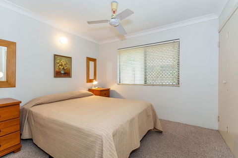 Great Views, Ground Floor Unit Clearview Apartments South Esplande, Bongaree - Tourism Townsville 7