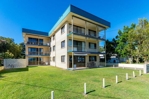 Great Views, Ground Floor Unit Clearview Apartments South Esplande, Bongaree - Tourism Townsville 0