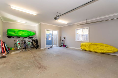 Fabulous Family Destination In Paradise Parade, Bongaree - Tourism Townsville 4