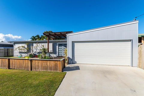Fabulous Family Destination In Paradise Parade, Bongaree - Tourism Townsville 8