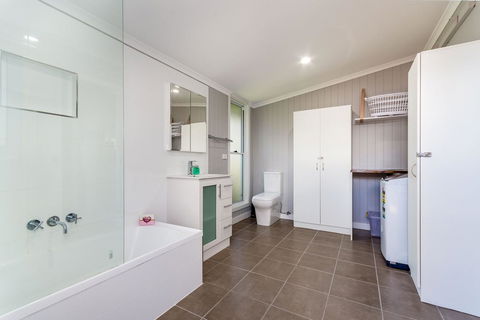 Fabulous Family Destination In Paradise Parade, Bongaree - Tourism Townsville 16