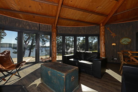Taylors Bay Cottage - Tourism Townsville 3