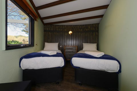 Taylors Bay Cottage - Tourism Townsville 10