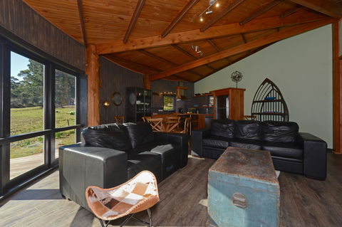 Taylors Bay Cottage - Tourism Townsville 5