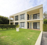 'Bagnall Views' 2/161 Government Rd - Stylish  modern duplex across the road to the waters edge - Tourism Townsville