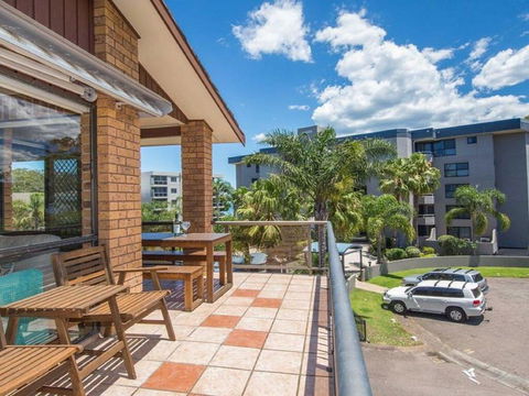'COLUMBIA VIEWS', 2/9 COLUMBIA CLOSE - AIRCON, WIFI, NETFLIX, VIEWS & BOAT PARKING - Tourism Townsville 1