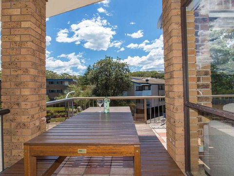 'COLUMBIA VIEWS', 2/9 COLUMBIA CLOSE - AIRCON, WIFI, NETFLIX, VIEWS & BOAT PARKING - Tourism Townsville 2