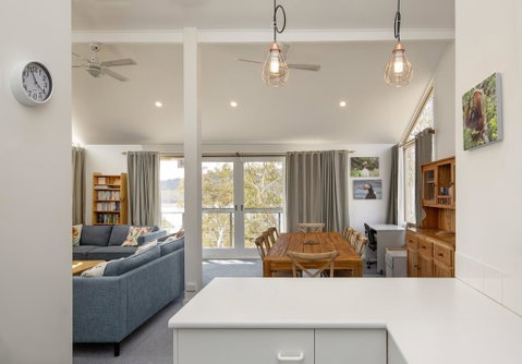 'Matilda' - Spacious & Centrally Located With Great Lake Views - Tourism Townsville 2