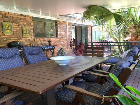 'Sandy Palms' 28 Moorooba Cr - Beautiful Home With Wifi, Air-con And Boat Parking - Tourism Townsville 2