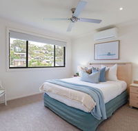 'Sandy Point Haven' 21a Sandy Point Rd - Stylish Haven with WIFI Air conditioning  Water views - Tourism Townsville