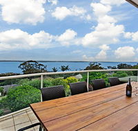 'The Bay' 25 Wallawa Rd - huge home with aircon spectacular views  chromecast - Tourism Townsville