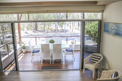 'Top Tier' Dog Friendly Holiday Home - Tourism Townsville 0