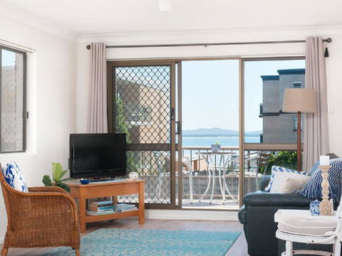 1 'BAHIA', 47 RONALD AVE - GREAT LOCATION WITH FILTERED WATER VIEWS - Tourism Townsville 3