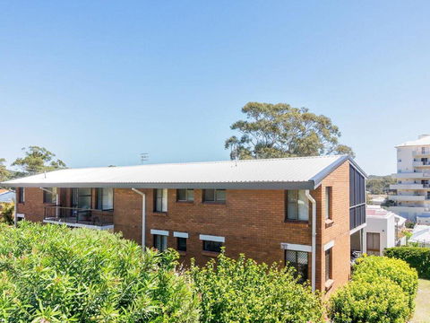 1 'BAHIA', 47 RONALD AVE - GREAT LOCATION WITH FILTERED WATER VIEWS - Tourism Townsville 1