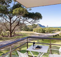 1 'Intrepid' 3 Intrepid Close - Amazing views of Shoal Bay only 100m from the Beach - Tourism Townsville
