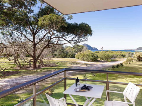 1 'Intrepid', 3 Intrepid Close - Amazing Views Of Shoal Bay, Only 100m From The Beach - Tourism Townsville 0