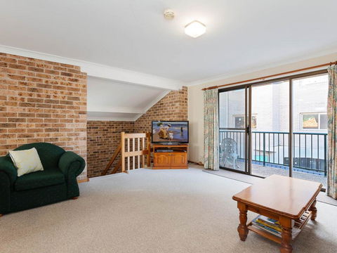 1 'Monterea' 3 Ondine Close - Walking Distance To Beach - Tourism Townsville 1
