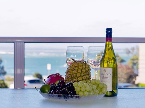 1 'Portofino' 7 Laman Street - Aircon & 1st Level Unit - Tourism Townsville 1