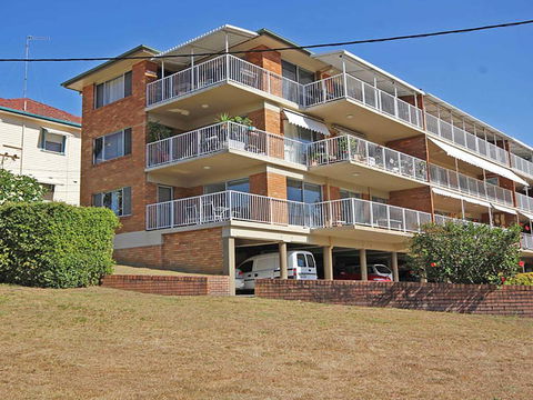 1 'Teramby Court' 104 Magnus Street - In Nelson Bay CBD - Tourism Townsville 2