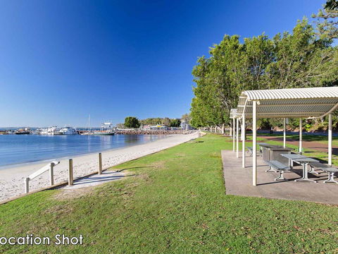 1 'Teramby Court' 104 Magnus Street - In Nelson Bay CBD - Tourism Townsville 3