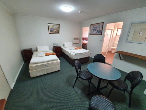 1 Lakeview Plaza - Tourism Townsville 0