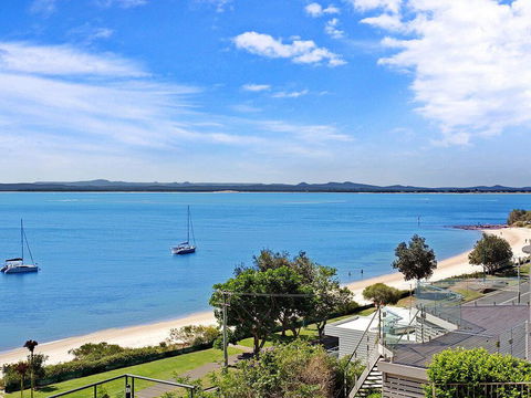 10 'Kiah' 53 Victoria Parade - Waterfront Views, AIRCON And Close To The Marina. - Tourism Townsville 1