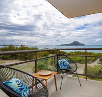 11 'Intrepid'  3 Intrepid Close - Absolute Beachfront Bliss - Tourism Townsville