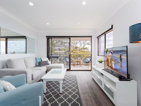 11 'Intrepid' , 3 Intrepid Close - Absolute Beachfront Bliss - Tourism Townsville 1