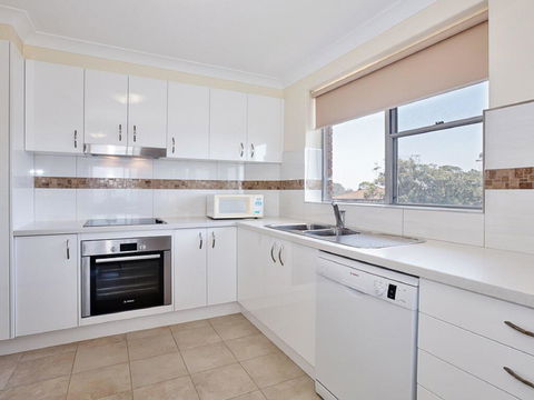 11 'Luskin Lodge' 29 Weatherly Close - Stunning Water Views - Tourism Townsville 3