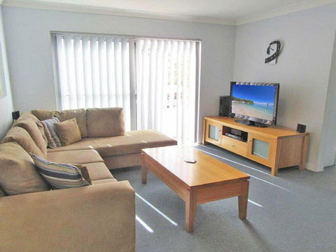 11 'Silvana Court', 26 Ajax Avenue - Close To The Water And Clubs - Tourism Townsville 2