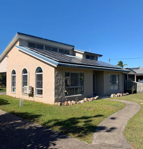 11 Anchovy Street - Tin Can Bay Summer Haven Coastal Retreat - Tourism Townsville 3
