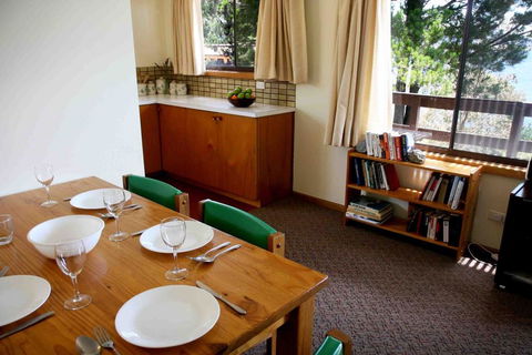 11 Townsend Street, Jindabyne - Tourism Townsville 0