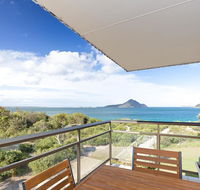 12 'Intrepid' 3 Intrepid Close - right on the beachfront - Tourism Townsville