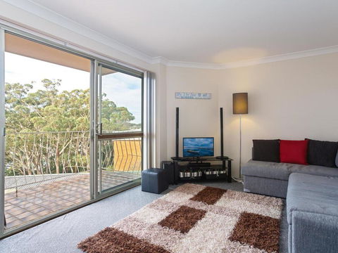 12 'Thurlow Lodge', 6 Thurlow Avenue - Water Views, Pool And Central Location - Tourism Townsville 1