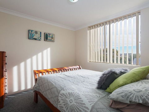 12 'Thurlow Lodge', 6 Thurlow Avenue - Water Views, Pool And Central Location - Tourism Townsville 3