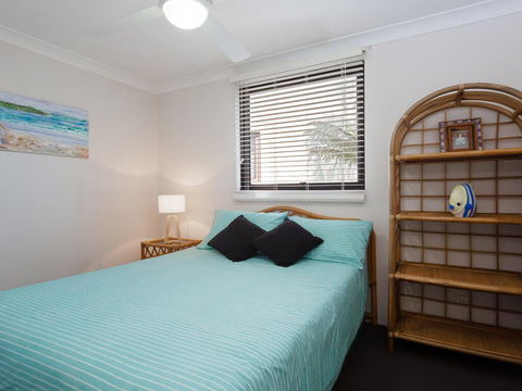 13 'Carindale', 19 Dowling Street - Large Ground Floor Unit With Pool & Tennis Court - Tourism Townsville 1