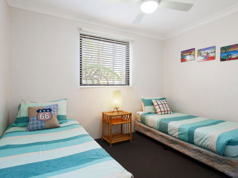 13 'Carindale', 19 Dowling Street - Large Ground Floor Unit With Pool & Tennis Court - Tourism Townsville 2