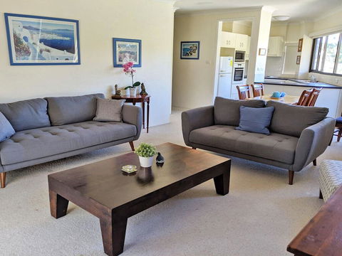 13' Mistral Court', 17 Mistral Close - Walk Across To Little Beach! - Tourism Townsville 2