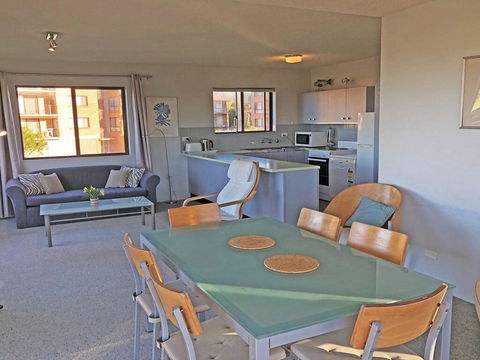 14 'Intrepid', 3 Intrepid Close - Unlimited Magnificent Water Views - Tourism Townsville 1
