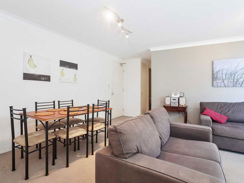 14 'Mistral Court' 17 Mistral Close - Across The Road From The Beach - Tourism Townsville 2
