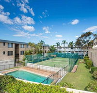 14 'THE DUNES' 38 MARINE DR - LARGE UNIT WITH POOL TENNIS COURT AND DIRECTLY ACROSS FROM FINGAL - Tourism Townsville