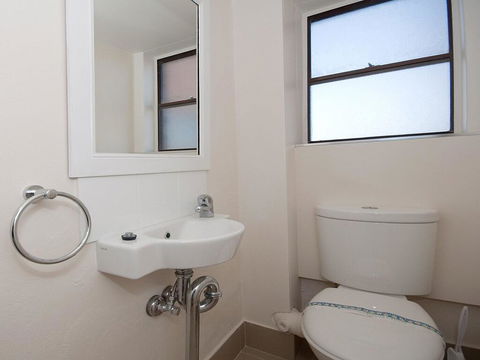 15 'Intrepid', 3 Intrepid Close - Right On The Beachfront - Tourism Townsville 2