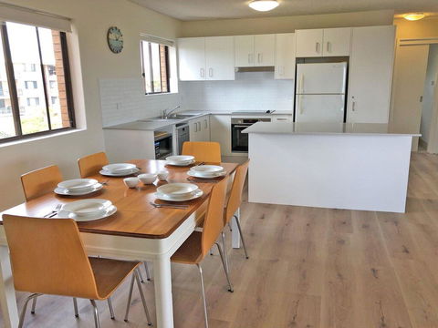 15 'Intrepid', 3 Intrepid Close - Right On The Beachfront - Tourism Townsville 1