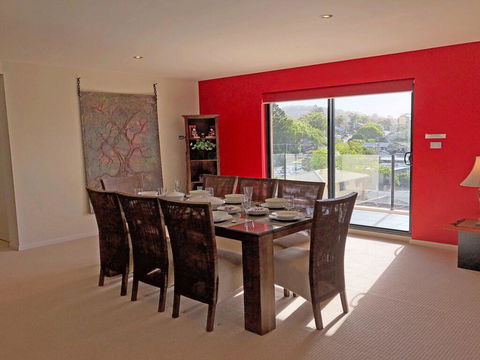 15 Dolphin Cove, 2 - 6 Government Rd - Stunning Penthouse With Views, Lift & Ducted Air Conditioning - Tourism Townsville 2