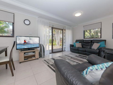 16 'Carindale' 19-23 Dowling St - Ground Floor, Foxtel, Pool And Tennis Court - Tourism Townsville 0