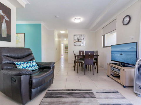 16 'Carindale' 19-23 Dowling St - Ground Floor, Foxtel, Pool And Tennis Court - Tourism Townsville 3