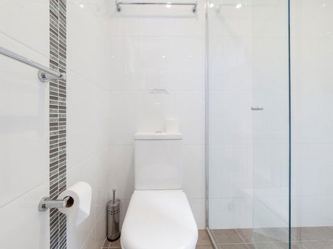 16 'Carindale' 19-23 Dowling St - Ground Floor, Foxtel, Pool And Tennis Court - Tourism Townsville 2
