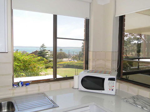 17 'The Commodore' 9-11 Donald Street - Pleasant Unit With Open Plan Living - Tourism Townsville 2