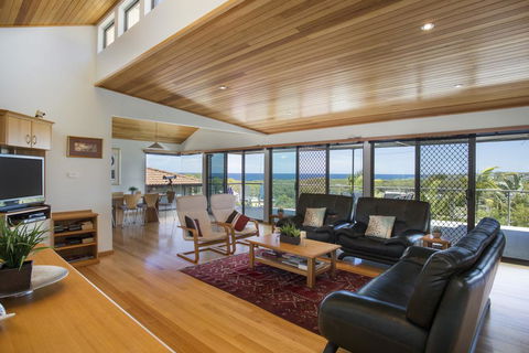17 Canberra Crescent - Prestige Views At Burrill Lake - Tourism Townsville 0